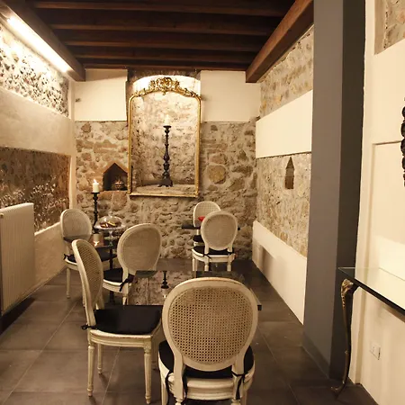 Juliet'S Nest In Verona-2
